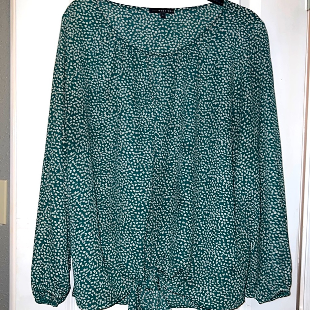 West Kei size L Green/white printed blouse!